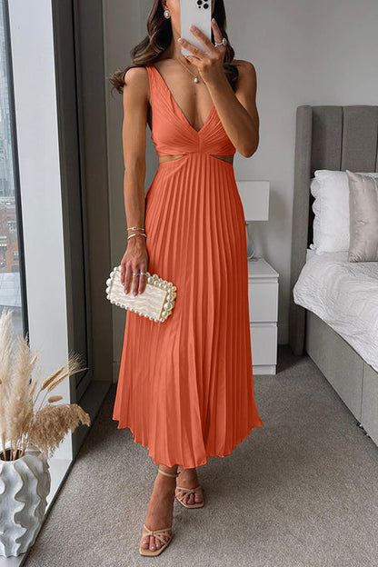 Iyla – Elegant Chic Pleated Dress