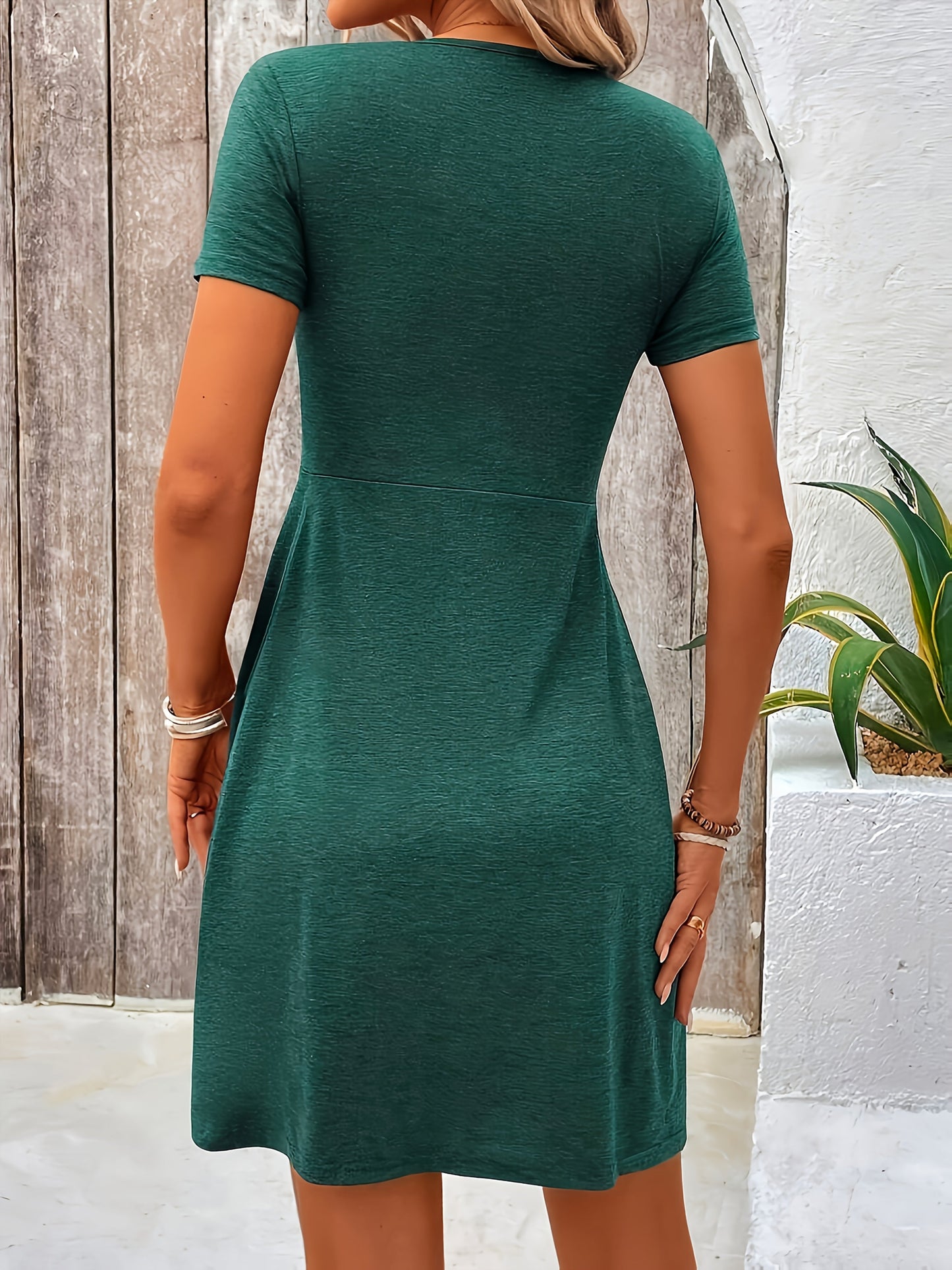 Feliz - Chic Twist Front V-Neck Dress