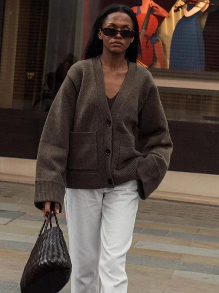 Zoe - Elegant V-Neck Cardigan