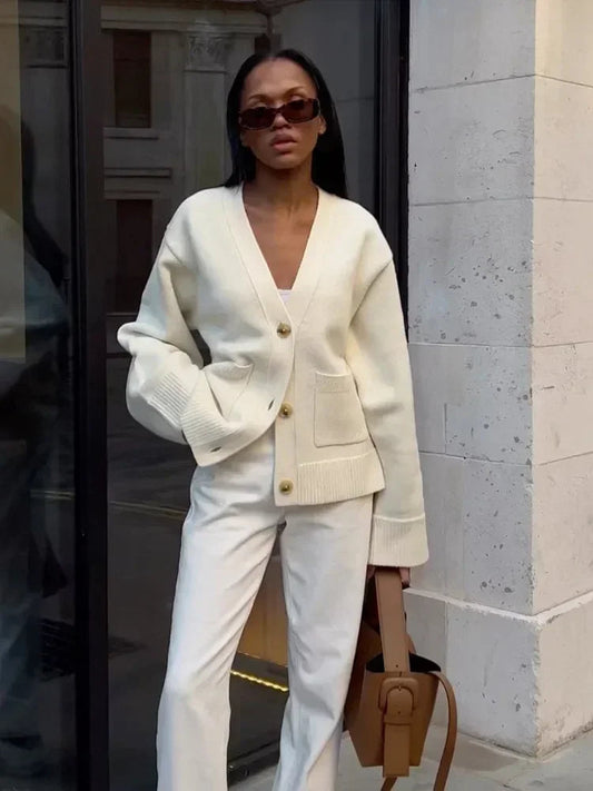 Zoe - Elegant V-Neck Cardigan