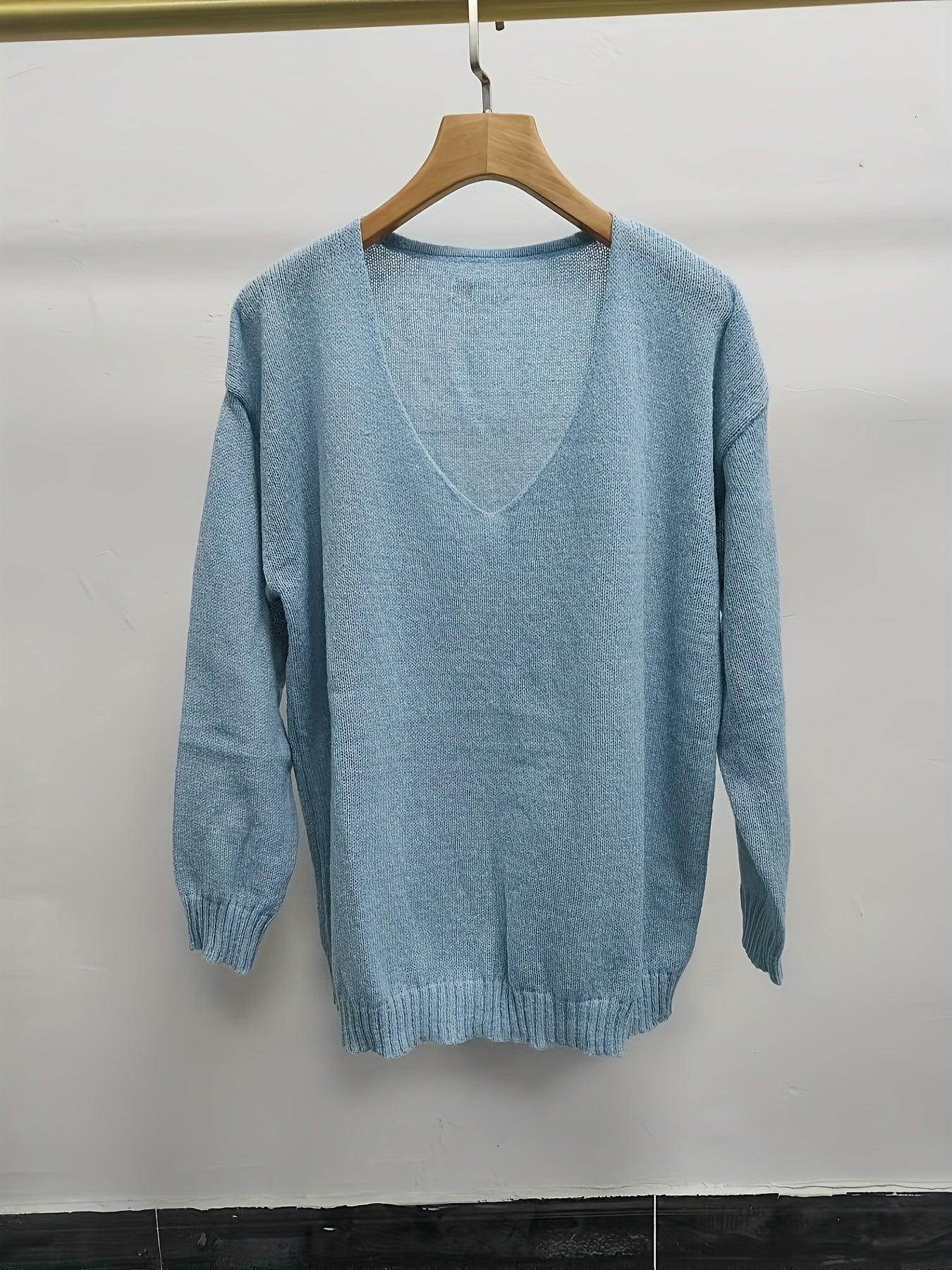 LIANNE – PLUSH V-NECK SWEATER
