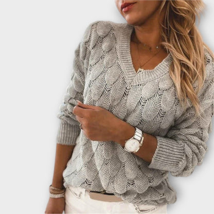 LYKA – ELEGANT WAVE KNIT SWEATER